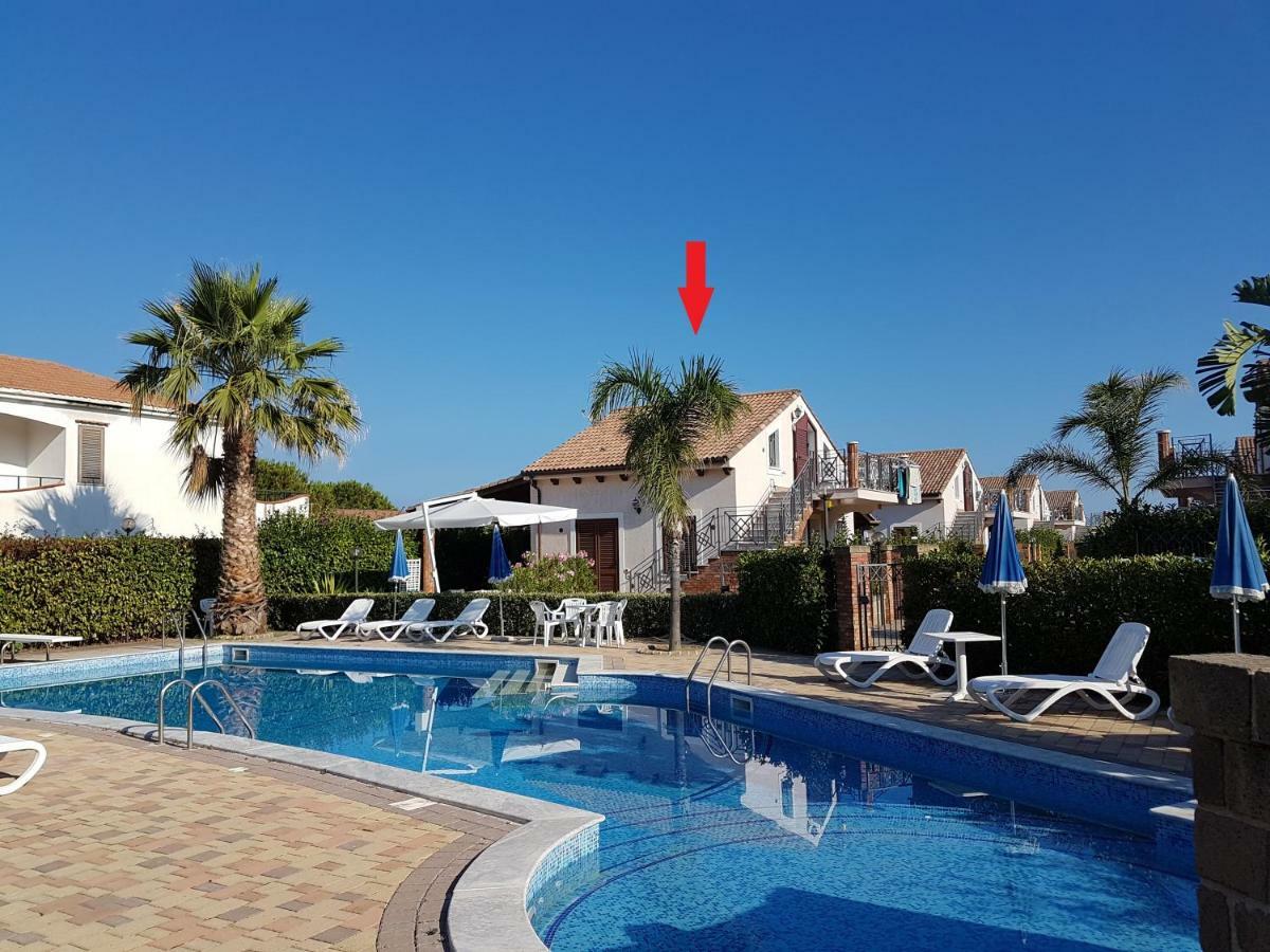 Mansarda Con Vista Piscina Villa Campofelice Di Roccella Eksteriør billede