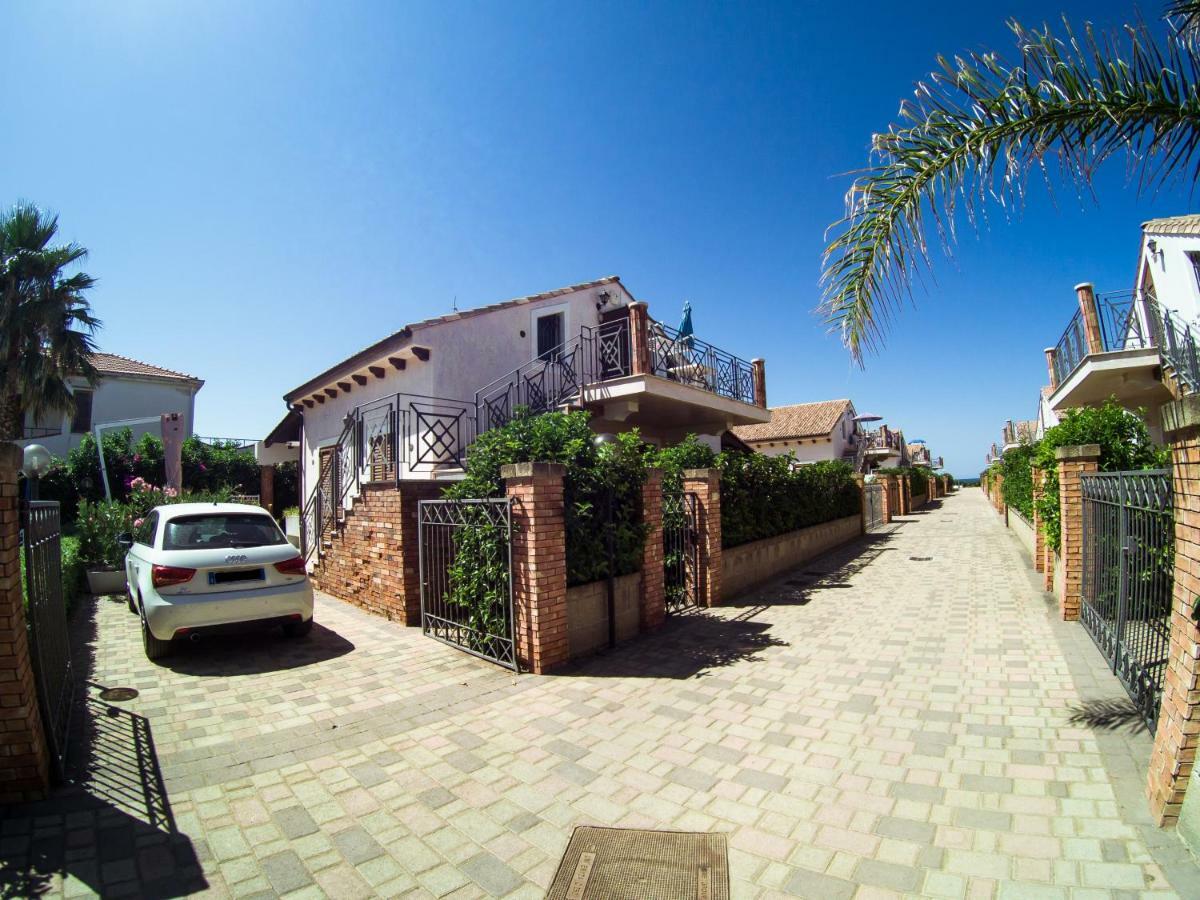 Mansarda Con Vista Piscina Villa Campofelice Di Roccella Eksteriør billede