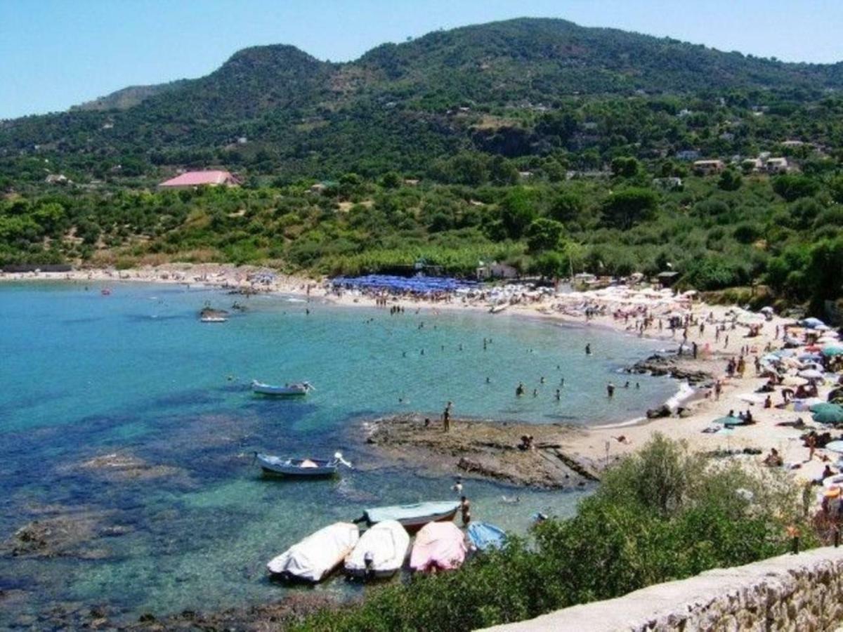 Mansarda Con Vista Piscina Villa Campofelice Di Roccella Eksteriør billede
