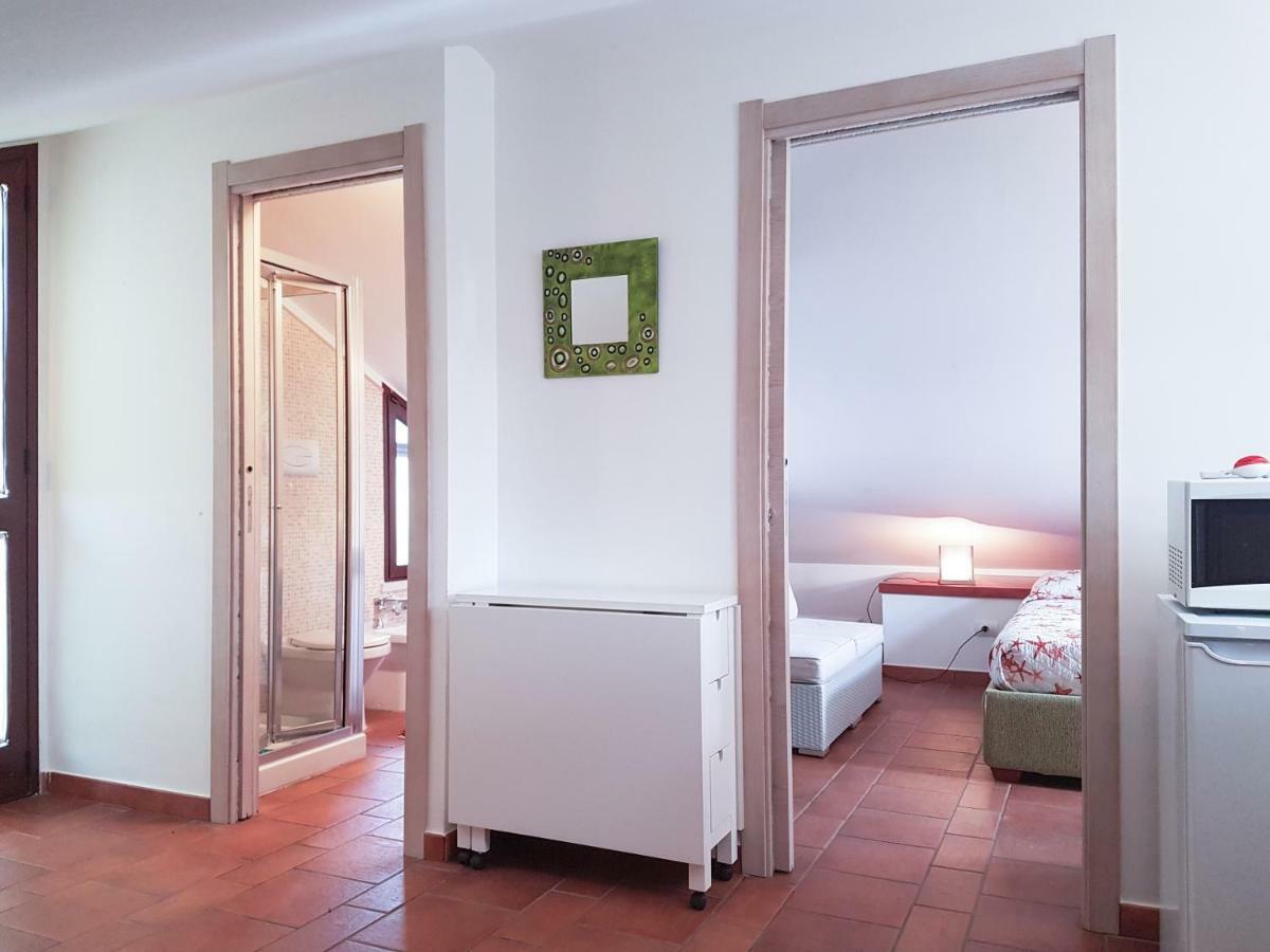 Mansarda Con Vista Piscina Villa Campofelice Di Roccella Eksteriør billede