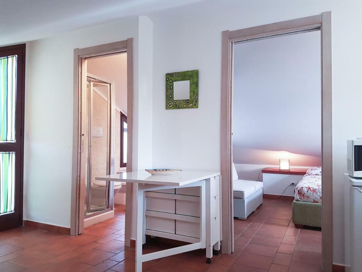 Mansarda Con Vista Piscina Villa Campofelice Di Roccella Eksteriør billede